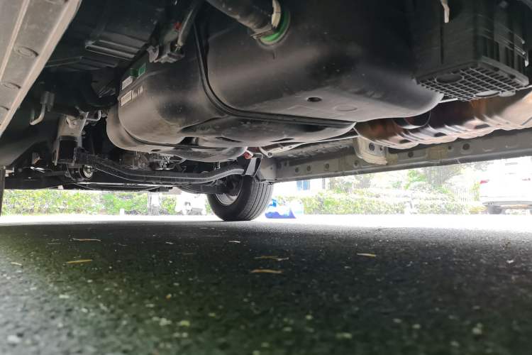 Used JAC Refine M4 2026 Model 2.0VVT Gasoline Manual Commercial Travel Edition Chassis Rear Left