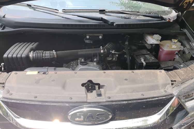 Used JAC Refine M4 2026 Model 2.0VVT Gasoline Manual Commercial Travel Edition Engine Bay