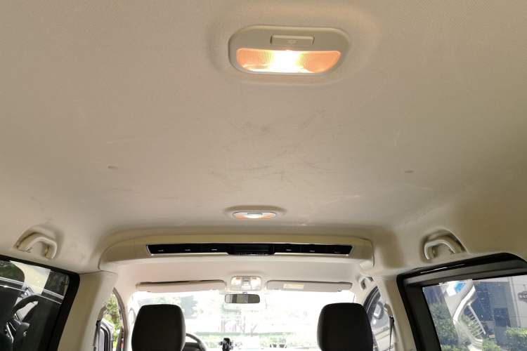 Used JAC Refine M4 2026 Model 2.0VVT Gasoline Manual Commercial Travel Edition Headliner