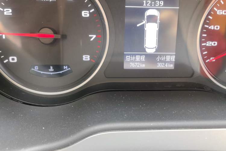 Used JAC Refine M4 2026 Model 2.0VVT Gasoline Manual Commercial Travel Edition Odometer Close Up