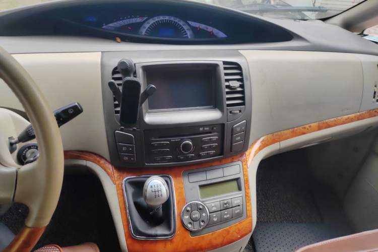 Used JAC Refine M5 2012 2.0T Gasoline Manual Business Edition Audio And AC Panel
