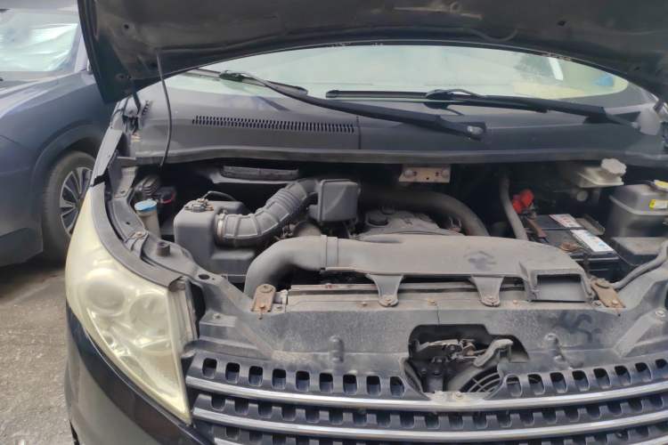 Used JAC Refine M5 2012 2.0T Gasoline Manual Business Edition Engine Bay Right