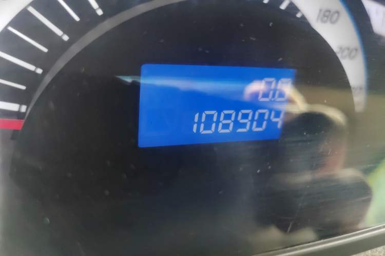 Used JAC Refine M5 2012 2.0T Gasoline Manual Business Edition Odometer Close Up