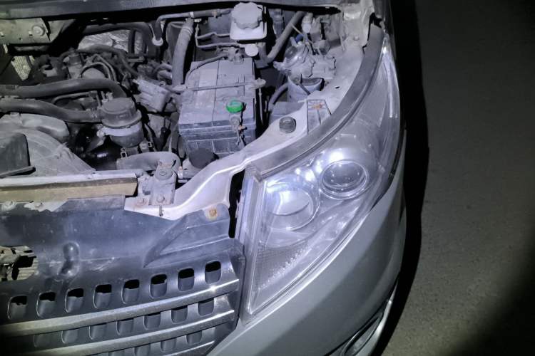 Used JAC Refine M5 2012 1.9T Diesel Manual Business Edition Engine Bay Left