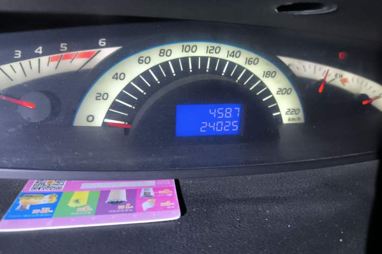 Used JAC Refine M5 2012 1.9T Diesel Manual Business Edition Odometer Close Up