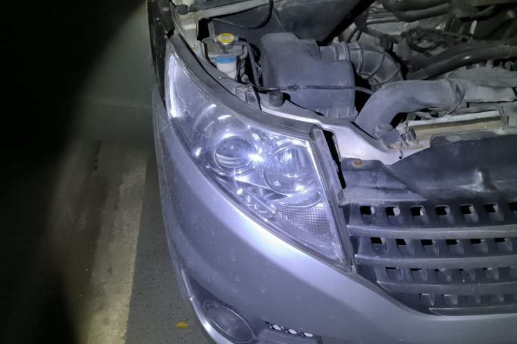 Used JAC Refine M5 2012 1.9T Diesel Manual Business Edition Right Front Headlight