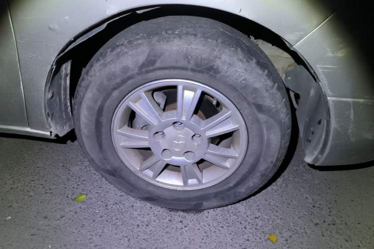 Used JAC Refine M5 2012 1.9T Diesel Manual Business Edition Right Front Wheel Hub