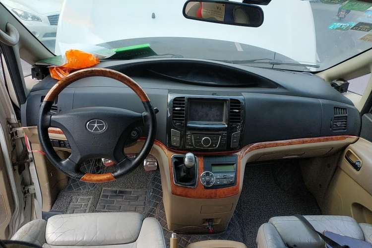 Used JAC Refine M5 2012 2.0T Gasoline Manual Business Edition Center Console
