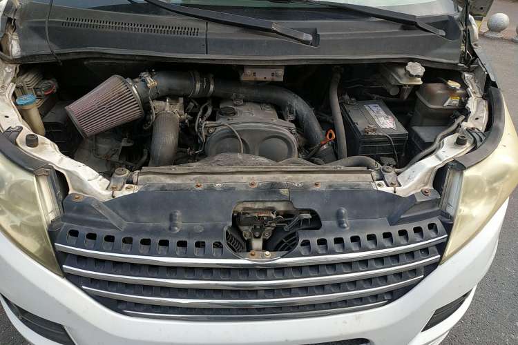 Used JAC Refine M5 2012 2.0T Gasoline Manual Business Edition Engine Bay
