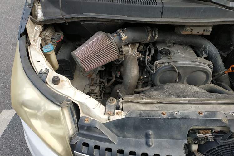 Used JAC Refine M5 2012 2.0T Gasoline Manual Business Edition Engine Bay Right