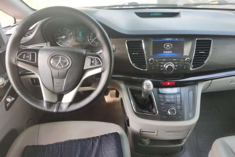 Used JAC Refine M5 2013 2.0T Gasoline Manual Business Edition Center Console