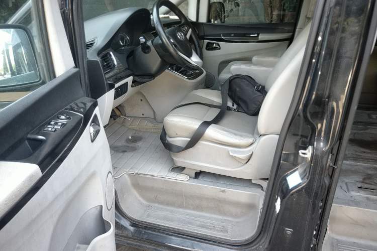 Used JAC Refine M5 2013 2.0T Gasoline Manual Business Edition Driver Seat