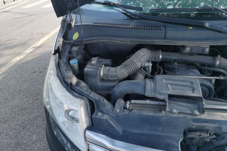 Used JAC Refine M5 2013 2.0T Gasoline Manual Business Edition Engine Bay Right