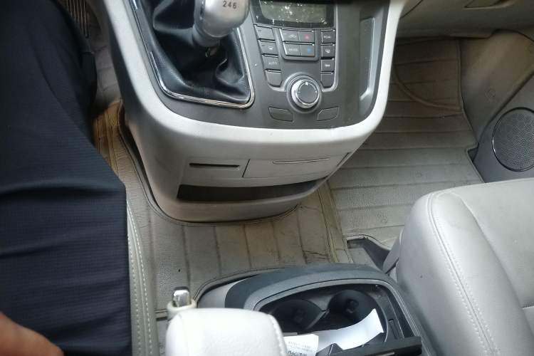 Used JAC Refine M5 2013 2.0T Gasoline Manual Business Edition Gear Lever