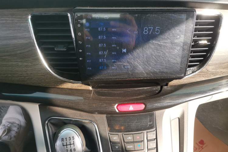 Used JAC Refine M5 2013 2.0T Gasoline Manual Business Edition Audio And AC Panel