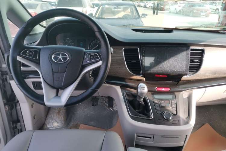 Used JAC Refine M5 2013 2.0T Gasoline Manual Business Edition Center Console