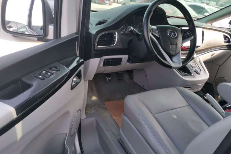 Used JAC Refine M5 2013 2.0T Gasoline Manual Business Edition Driver Seat