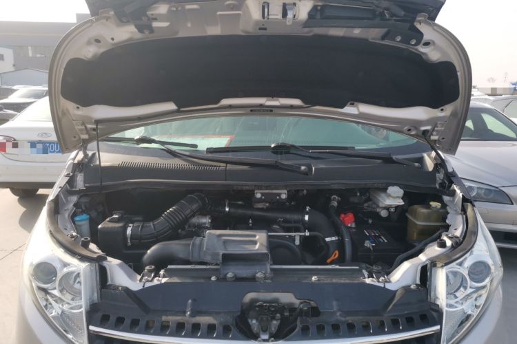 Used JAC Refine M5 2013 2.0T Gasoline Manual Business Edition Engine Bay