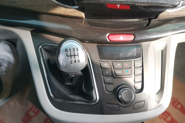 Used JAC Refine M5 2013 2.0T Gasoline Manual Business Edition Gear Lever