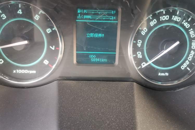 Used JAC Refine M5 2013 2.0T Gasoline Manual Business Edition Odometer Close Up
