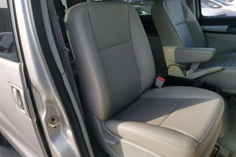 Used JAC Refine M5 2013 2.0T Gasoline Manual Business Edition Right Front Seat
