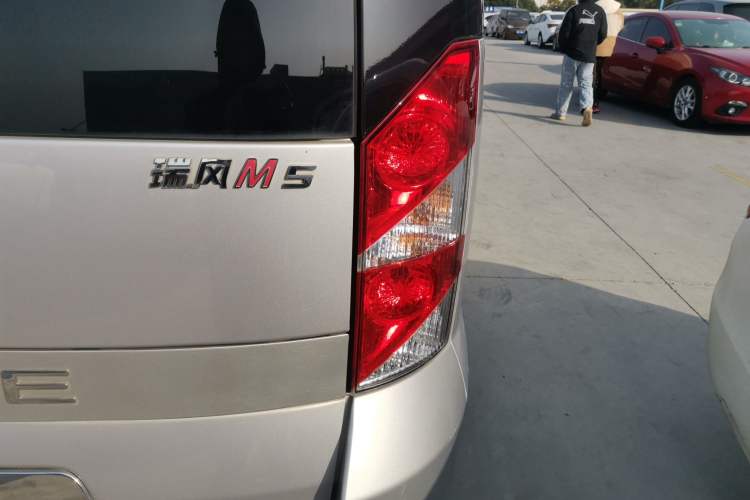 Used JAC Refine M5 2013 2.0T Gasoline Manual Business Edition Right Rear Taillight