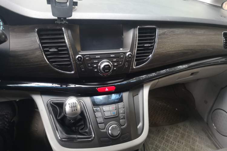 Used JAC Refine M5 2013 2.0T Gasoline Manual Business Edition Audio And AC Panel