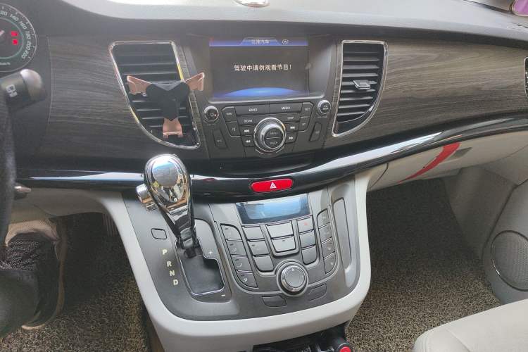 Used JAC Refine M5 2013 2.0T Gasoline Automatic Business Edition Audio And AC Panel