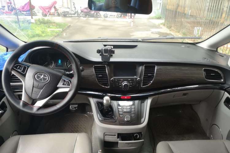 Used JAC Refine M5 2013 2.0T Gasoline Manual Business Edition Center Console