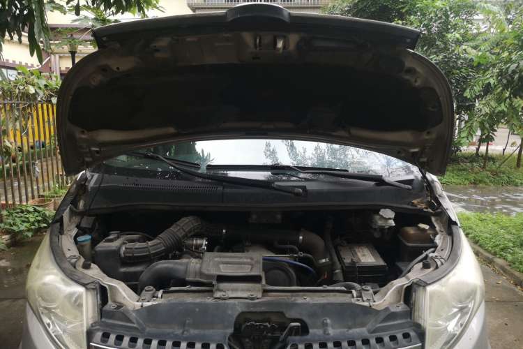 Used JAC Refine M5 2013 2.0T Gasoline Manual Business Edition Engine Bay