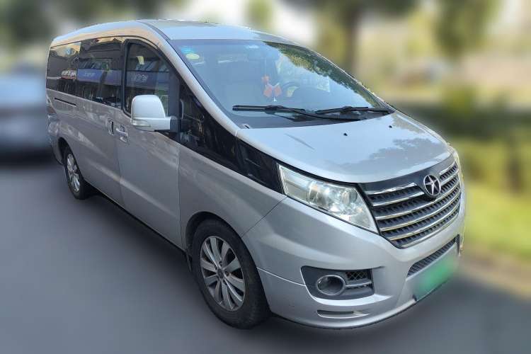 Used JAC Refine M5 2013 2.0T Gasoline Automatic Business Edition Front Right 45 Deg