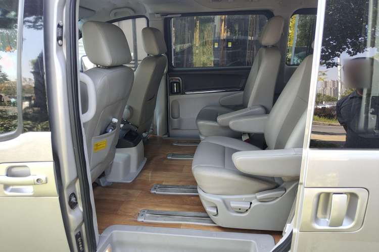 Used JAC Refine M5 2013 2.0T Gasoline Automatic Business Edition Left Rear Seat