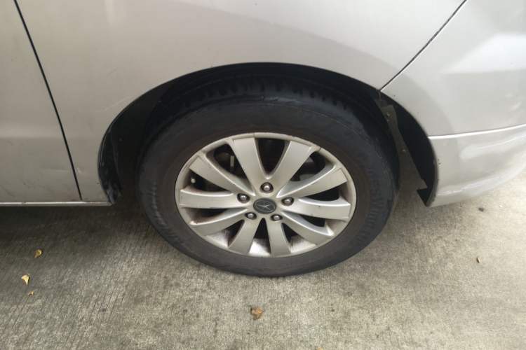 Used JAC Refine M5 2013 2.0T Gasoline Manual Business Edition Right Front Wheel Hub