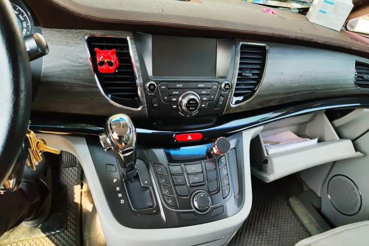 Used JAC Refine M5 2013 2.0T Gasoline Automatic Business Edition Audio And AC Panel