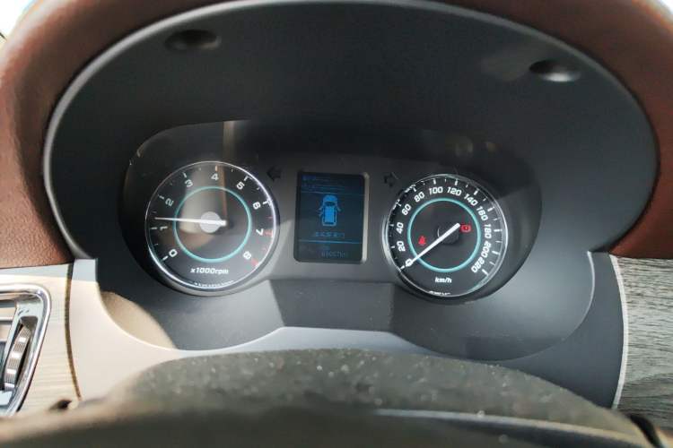 Used JAC Refine M5 2013 2.0T Gasoline Automatic Business Edition Instrument Cluster