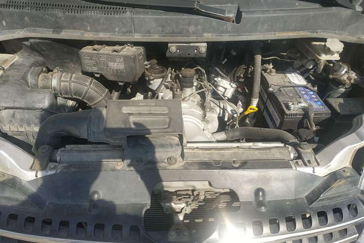 Used JAC Refine M5 2014 1.9T Diesel Manual Business Edition Engine Bay