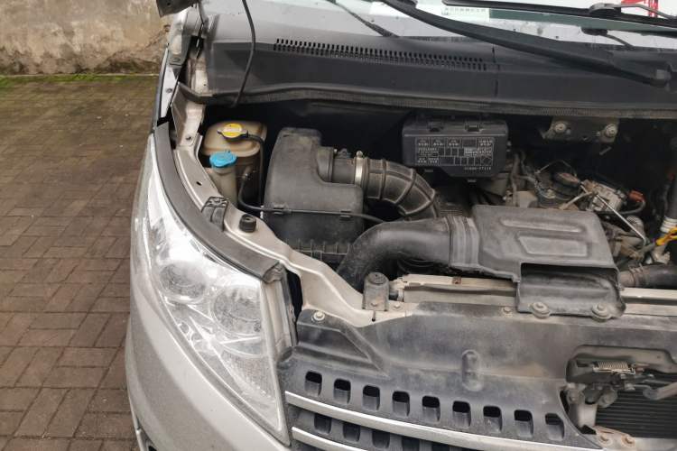 Used JAC Refine M5 2014 1.9T Diesel Manual Business Edition Engine Bay Right