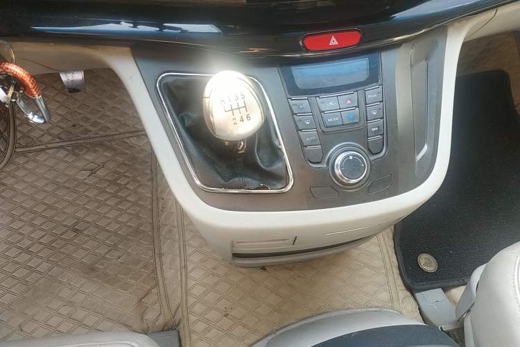 Used JAC Refine M5 2014 1.9T Diesel Manual Business Edition Gear Lever