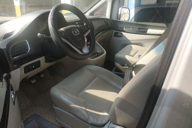 Used JAC Refine M5 2014 1.9T Diesel Manual Business Edition Left Front Seat