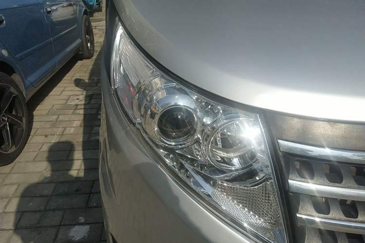 Used JAC Refine M5 2014 1.9T Diesel Manual Business Edition Right Front Headlight