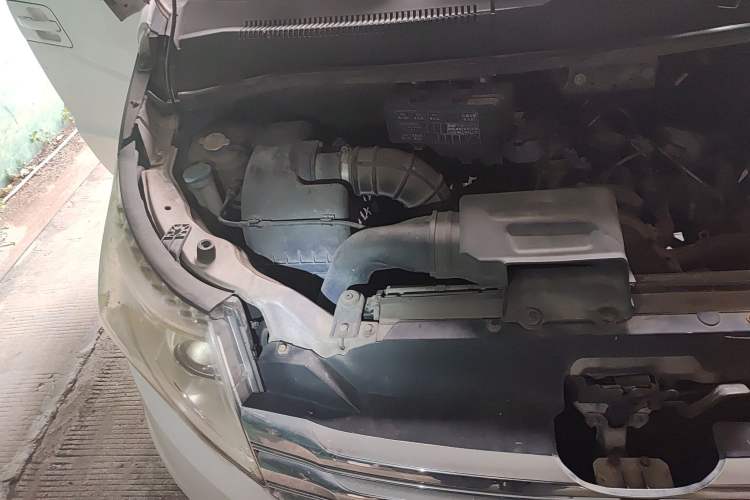 Used JAC Refine M5 2014 1.9T Diesel Manual Business Edition Engine Bay Right