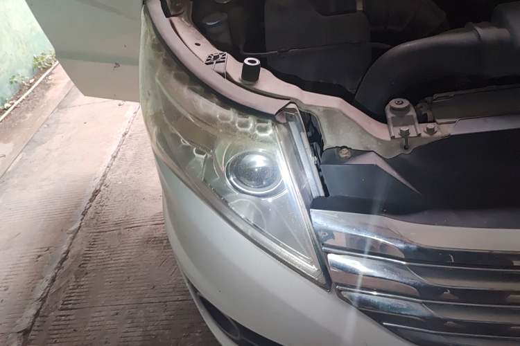 Used JAC Refine M5 2014 1.9T Diesel Manual Business Edition Right Front Headlight