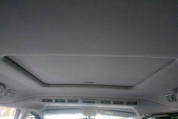Used JAC Refine M5 2016 2.0T Gasoline Automatic Business Edition Headliner