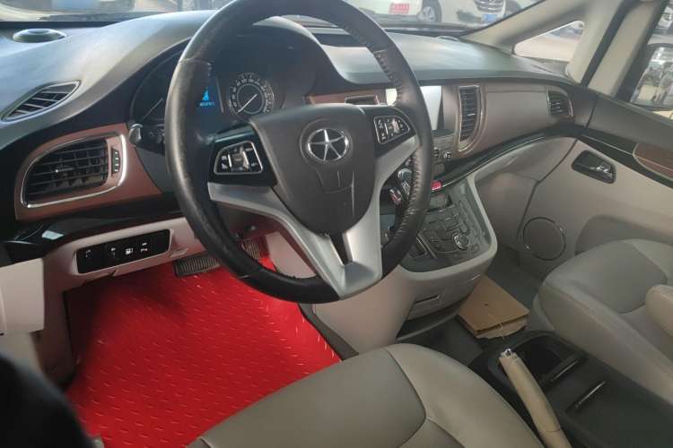 Used JAC Refine M5 2016 2.0T Gasoline Automatic Business Edition Interior 3