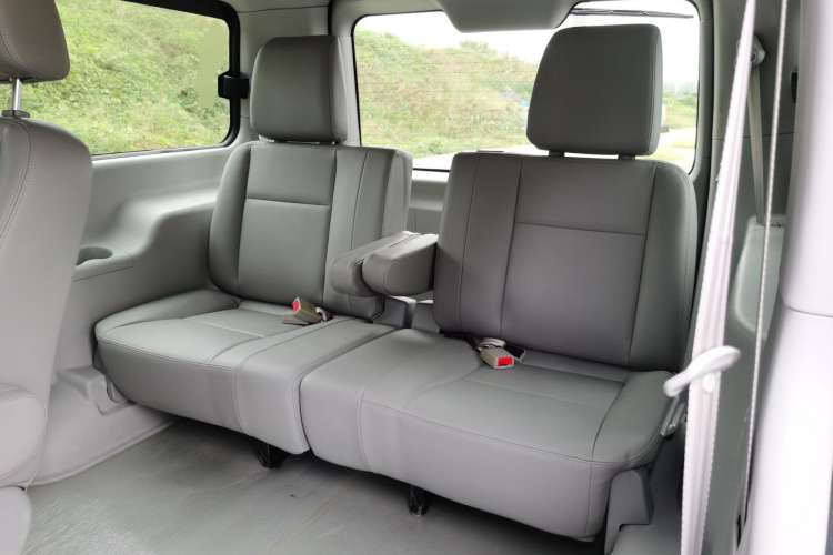 Used JAC Refine M5 2016 2.0T Gasoline Automatic Business Edition Interior 3