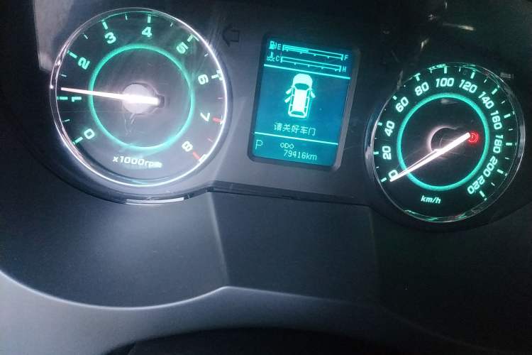 Used JAC Refine M5 2016 2.0T Gasoline Automatic Business Edition Odometer Close Up