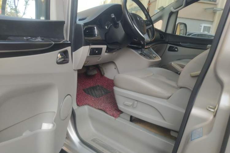 Used JAC Refine M5 2016 2.0T Gasoline Automatic Business Edition Driver Seat