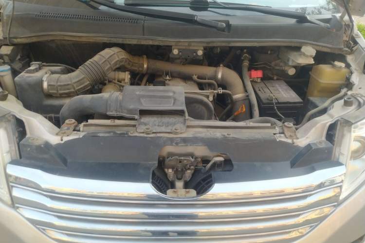 Used JAC Refine M5 2016 2.0T Gasoline Automatic Business Edition Engine Bay