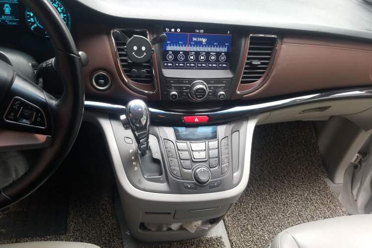 Used JAC Refine M5 2016 2.0T Gasoline Automatic Business Edition Audio And AC Panel