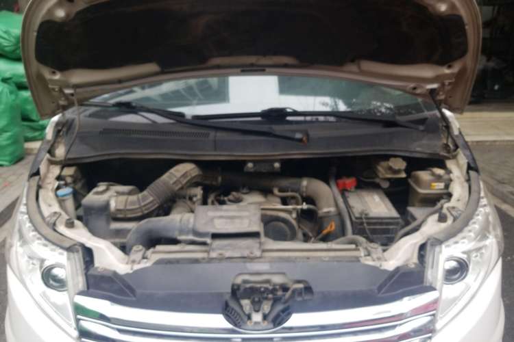 Used JAC Refine M5 2016 2.0T Gasoline Automatic Business Edition Engine Bay